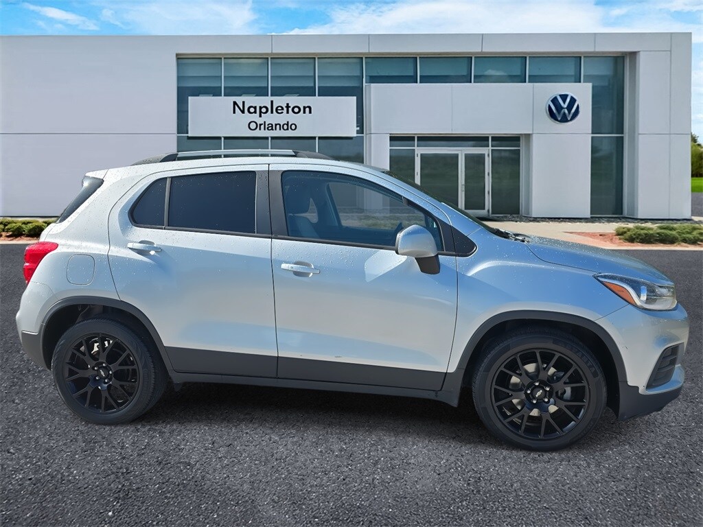 2021 Chevrolet Trax LT photo 3