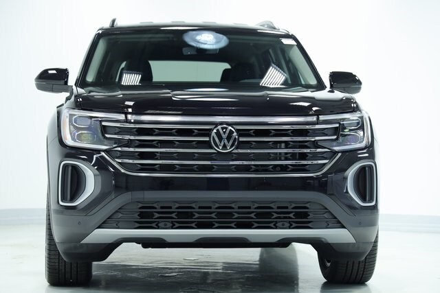 2026 Volkswagen Atlas SE Technology photo 2
