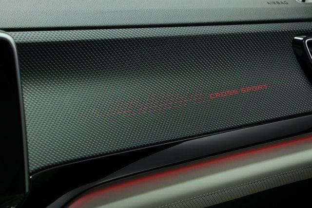 2025 Volkswagen Atlas Cross Sport SEL Premium R-LINE - Photo 17