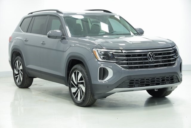 2026 Volkswagen Atlas SE Technology photo 2