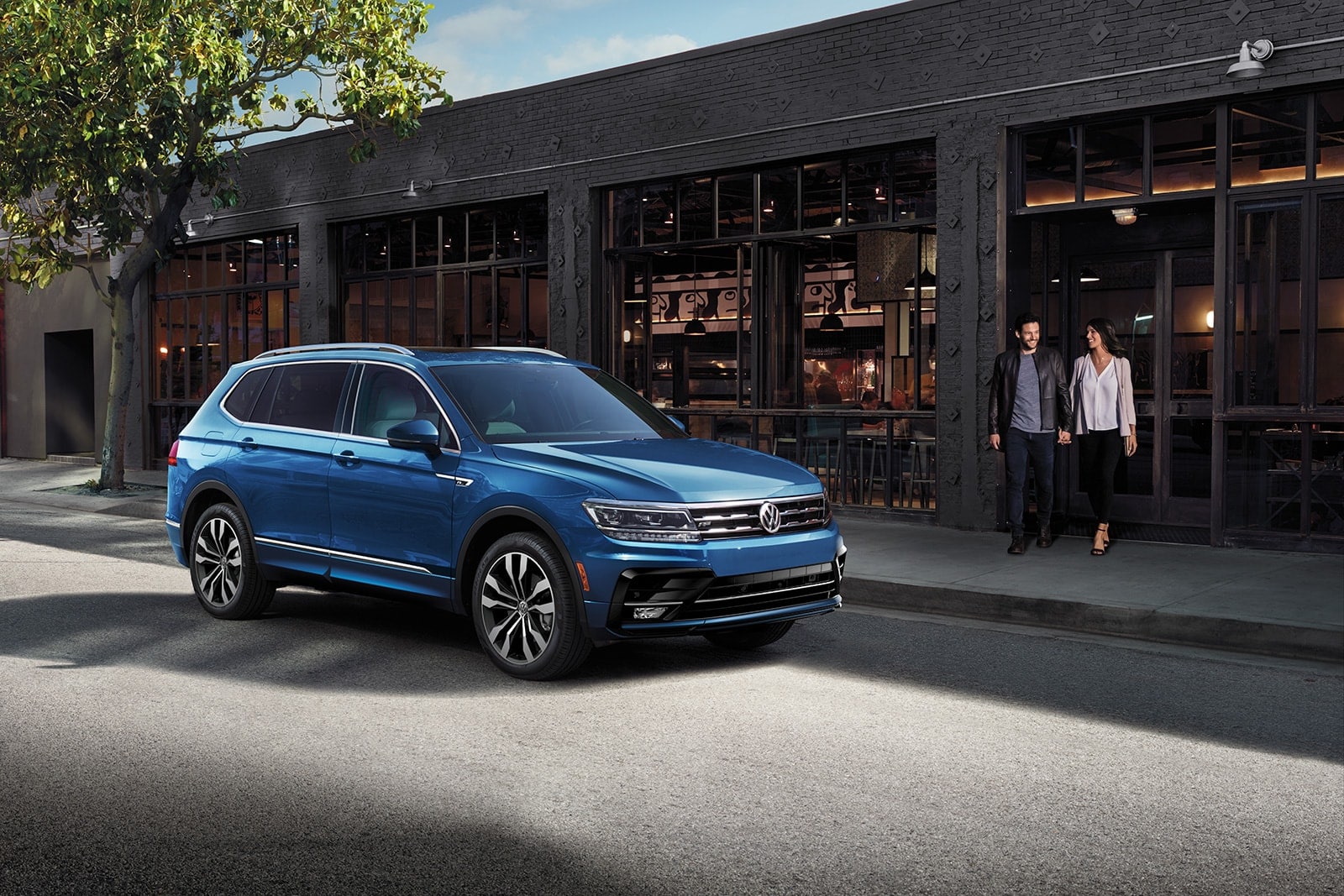 vw tiguan vs toyota rav4 exterior
