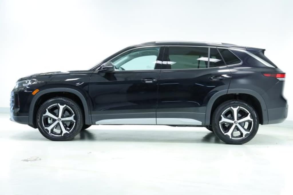 New 2025 Volkswagen Tiguan 2.0T SE SUV