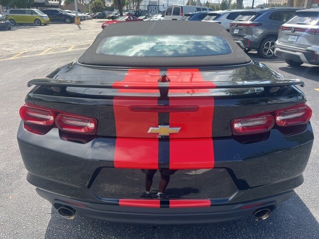 2023 Chevrolet Camaro 1LT photo 4