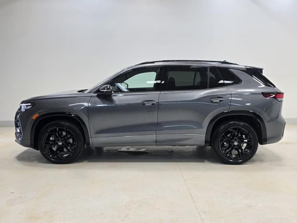 New 2026 Volkswagen Tiguan SE R-Line Black SUV