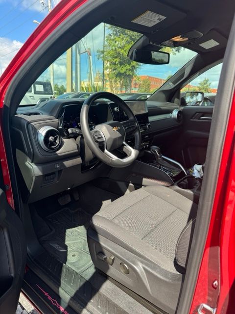 2024 Chevrolet Colorado LT - Photo 14