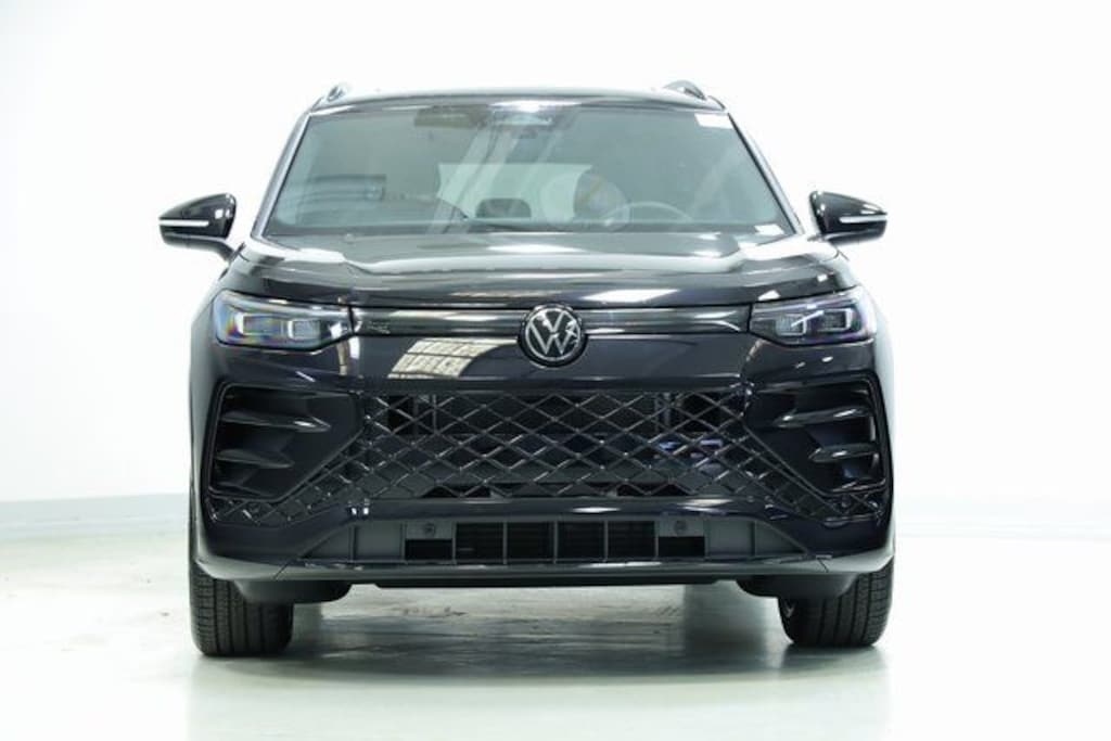 New 2026 Volkswagen Tiguan 2.0T SE R-Line Black SUV
