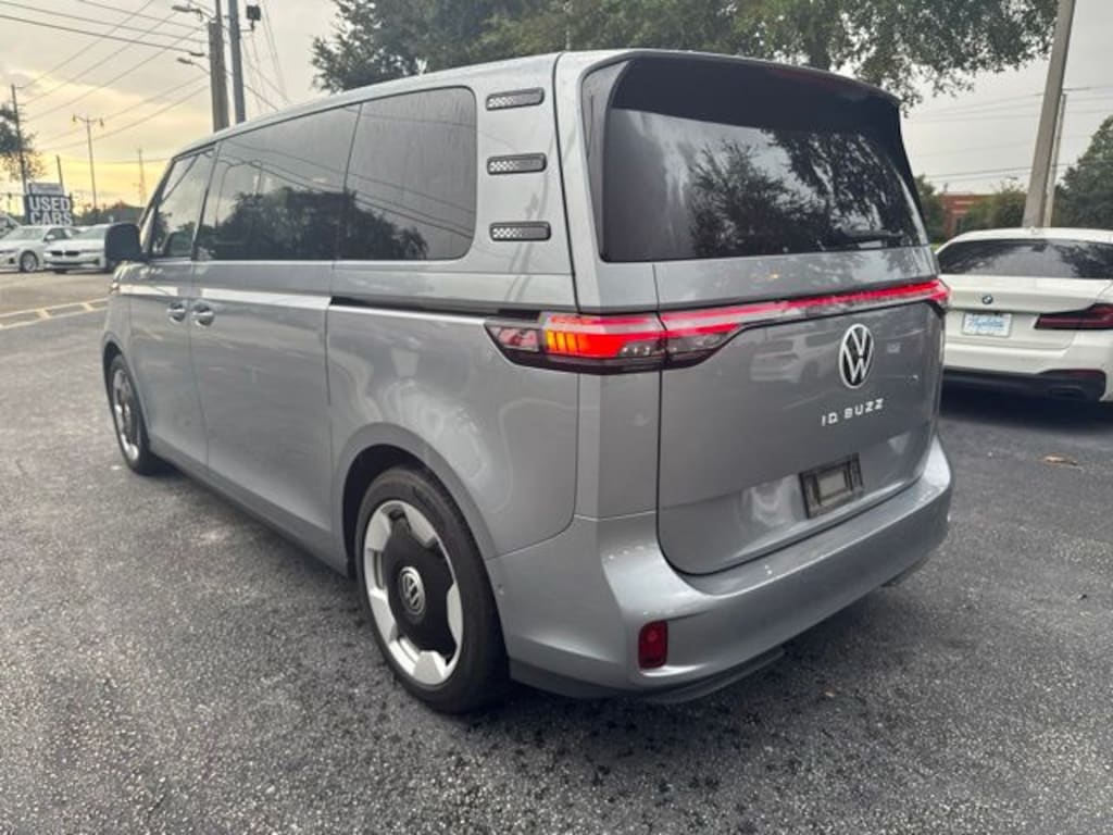 Used 2025 Volkswagen ID. Buzz Pro S Minivan/Van