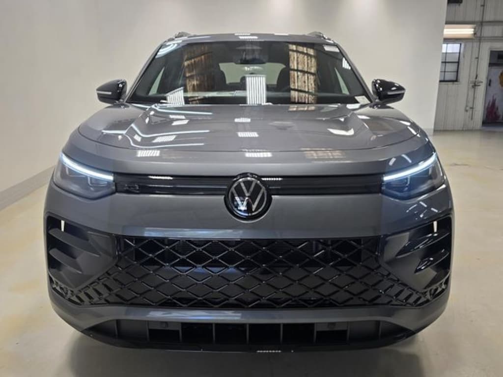 New 2026 Volkswagen Tiguan SE R-Line Black SUV