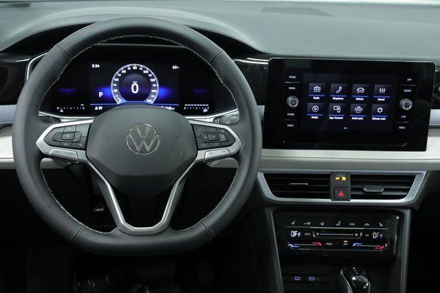 2025 Volkswagen Taos SE - Photo 11