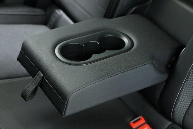 2025 Volkswagen Taos SE - Photo 34