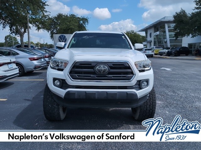 2018 Toyota Tacoma SR5 photo 2