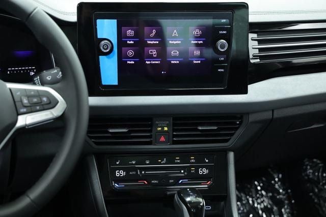 2025 Volkswagen Jetta SE - Photo 16