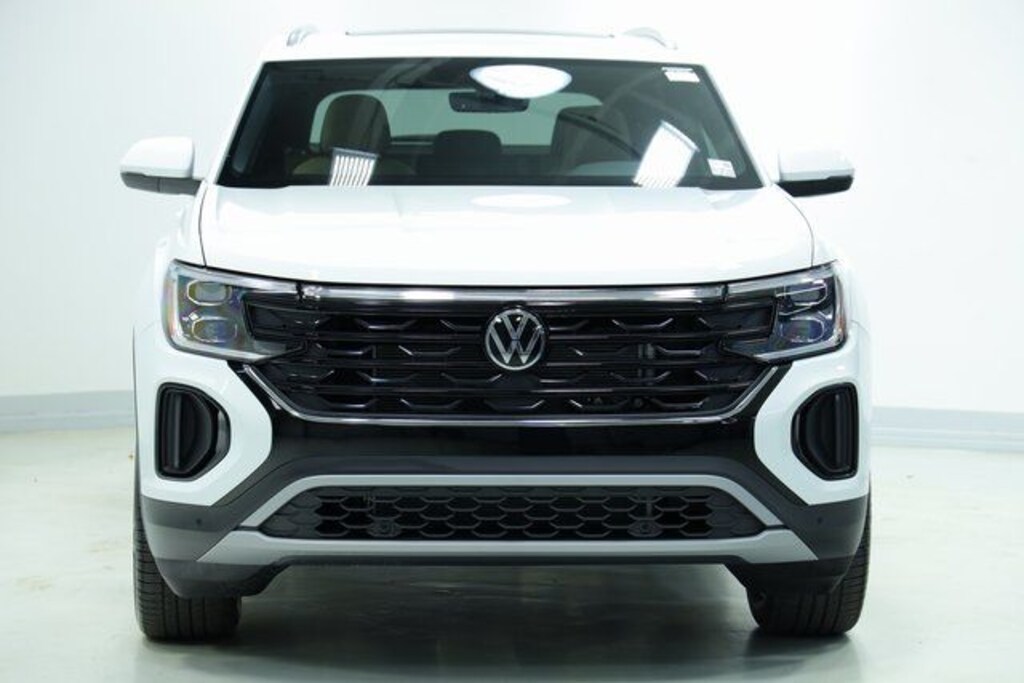 New 2026 Volkswagen Atlas Cross Sport 2.0T SE w/Technology SUV