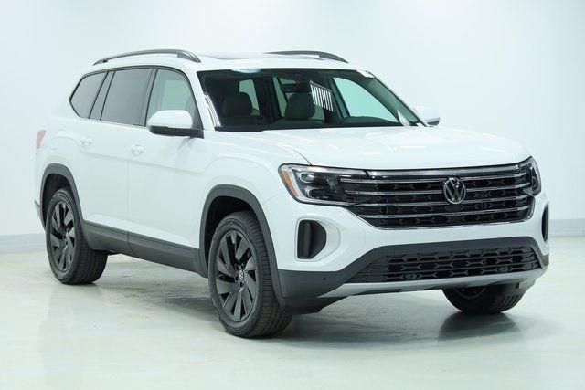 2026 Volkswagen Atlas SE w/Tech - Photo 3