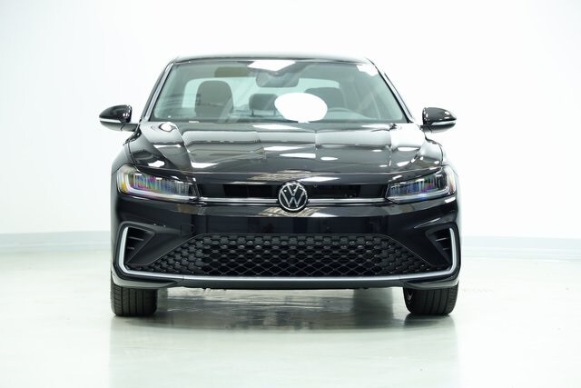 2025 Volkswagen Jetta 1.5T SEL photo 2