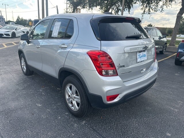 2022 Chevrolet Trax LS photo 4