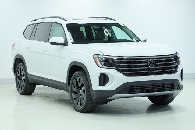 2026 Volkswagen Atlas SE Technology photo 2