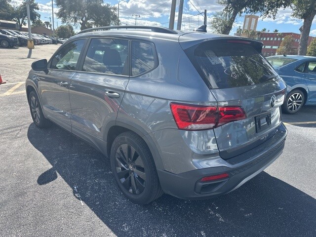 2022 Volkswagen Taos S photo 2