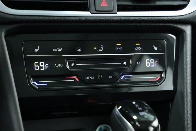 2025 Volkswagen Taos SE - Photo 18