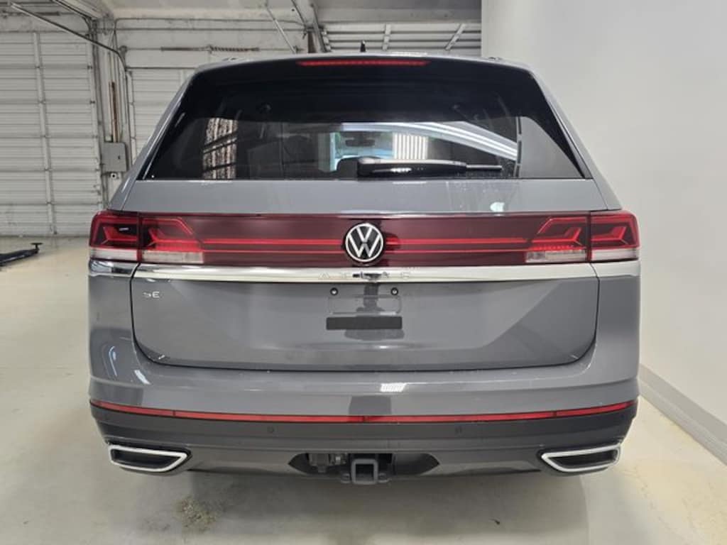 Used 2025 Volkswagen Atlas 2.0T SE w/Technology SUV