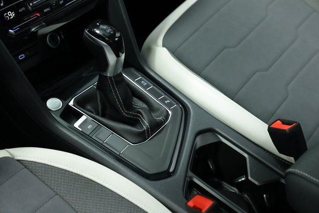 2025 Volkswagen Taos SE - Photo 25