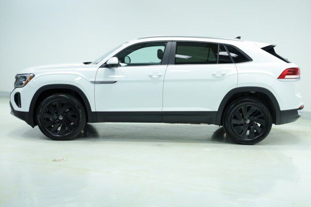 New 2026 Volkswagen Atlas Cross Sport 2.0T SE w/Technology SUV