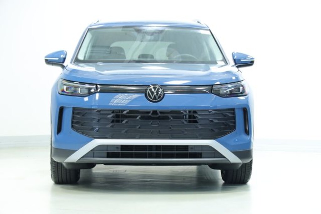 New 2026 Volkswagen Tiguan 2.0T SE SUV