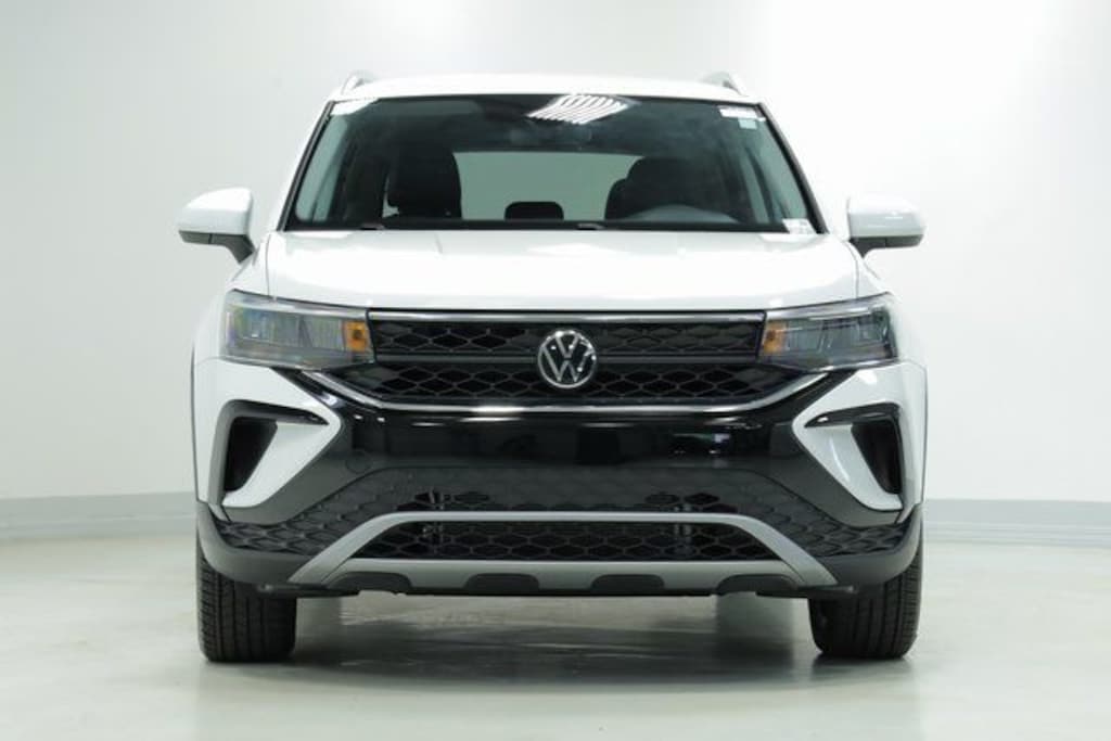 New 2024 Volkswagen Taos 1.5T SE SUV