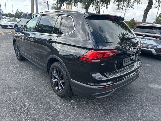 2022 Volkswagen Tiguan SE photo 3