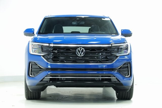 2025 Volkswagen Atlas Cross Sport SEL Premium R-Line photo 2
