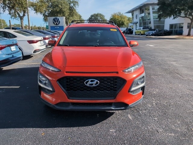 2020 Hyundai Kona SEL photo 2