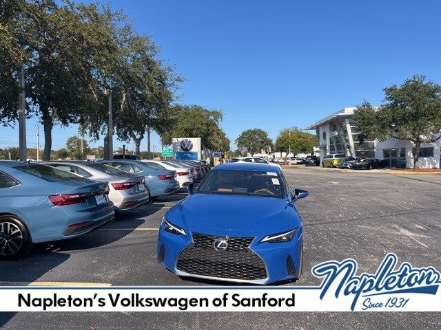 2023 Lexus IS 300 photo 2