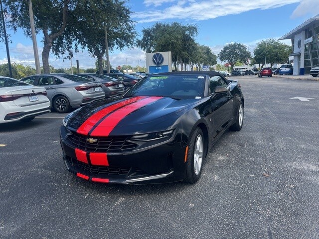 2023 Chevrolet Camaro 1LT photo 2