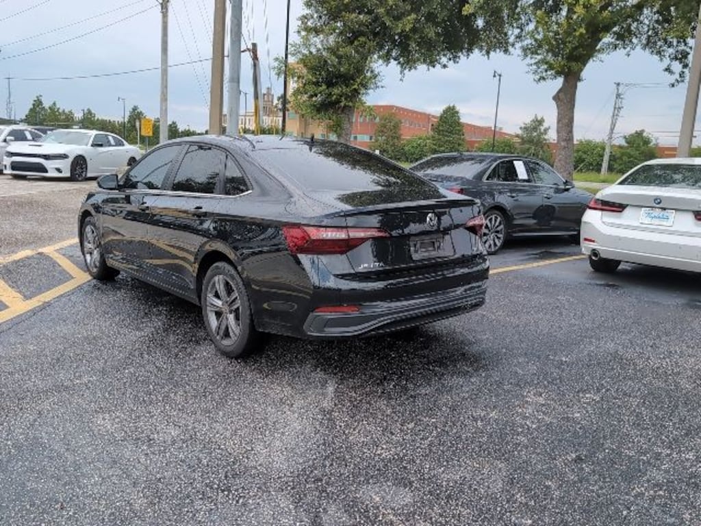 Certified 2023 Volkswagen Jetta 1.5T SE Sedan