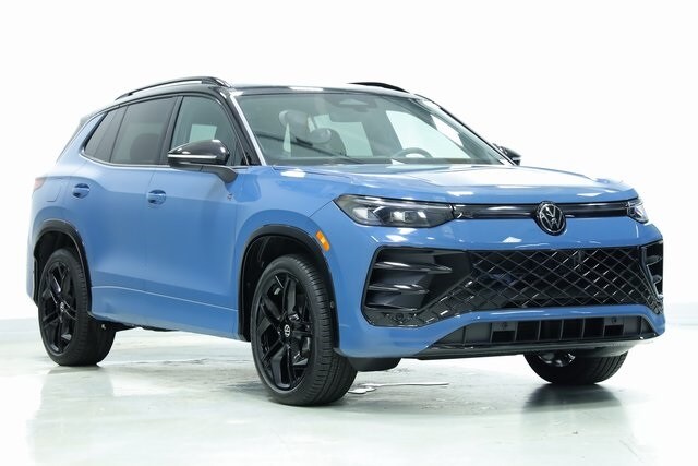 2025 Volkswagen Tiguan SE R-Line Black photo 3