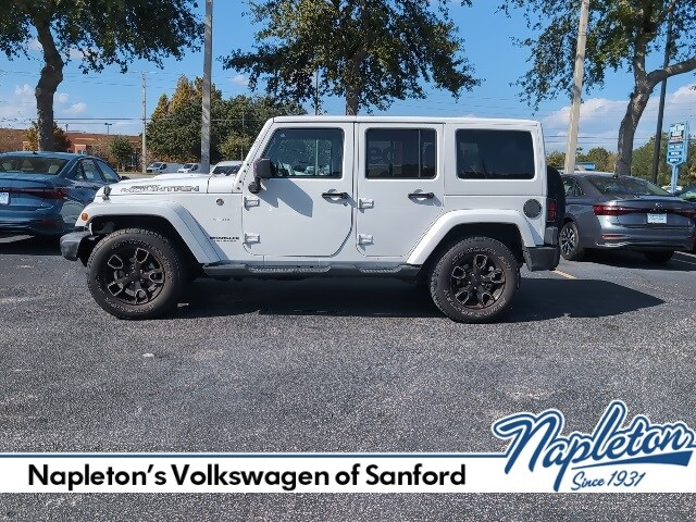 2017 Jeep Wrangler Unlimited Sahara photo 3