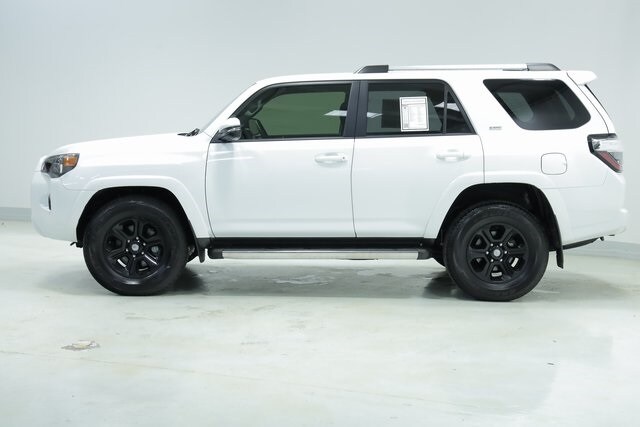 2024 Toyota 4Runner SR5 Premium photo 4
