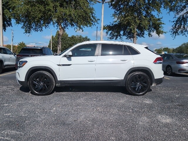 2023 Volkswagen Atlas Cross Sport V6 SE Technology photo 2