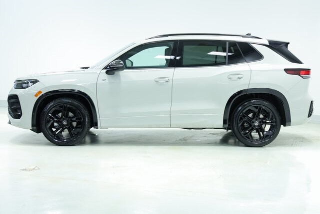 2026 Volkswagen Tiguan SE R-Line Black photo 3