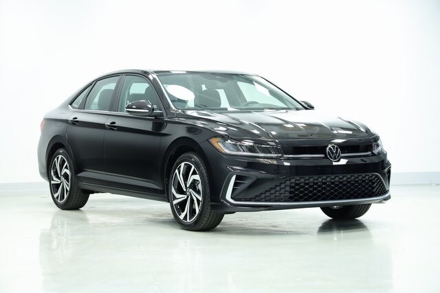 2025 Volkswagen Jetta 1.5T SEL photo 3
