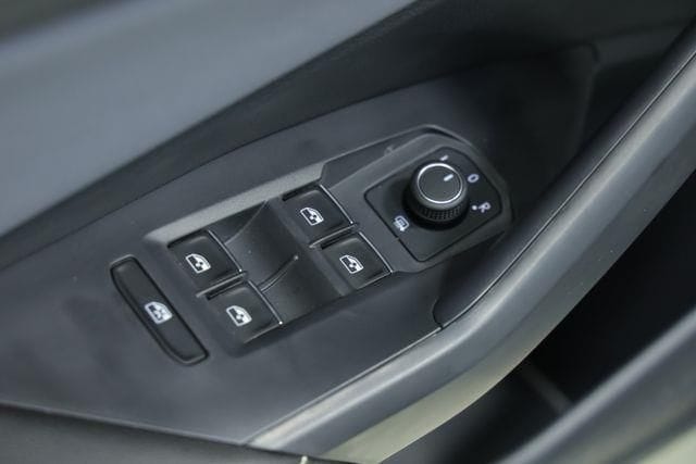 2025 Volkswagen Jetta SE - Photo 32