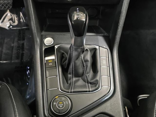 2022 Volkswagen Tiguan SE - Photo 31