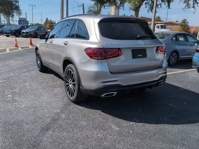 2022 Mercedes Benz GLC 300 photo 2