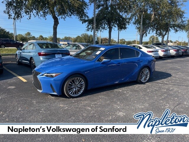 2023 Lexus IS 300 photo 3