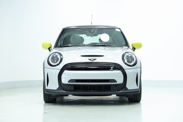 Used 2022 MINI Hardtop 2 Door SE with VIN WMW13DJ02N2P66077 for sale in Oakbrook Terrace, IL