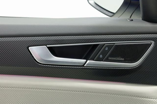 2025 Volkswagen Atlas Cross Sport SEL Premium R-LINE - Photo 41