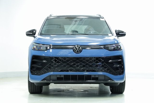 2025 Volkswagen Tiguan SE R-Line Black photo 2