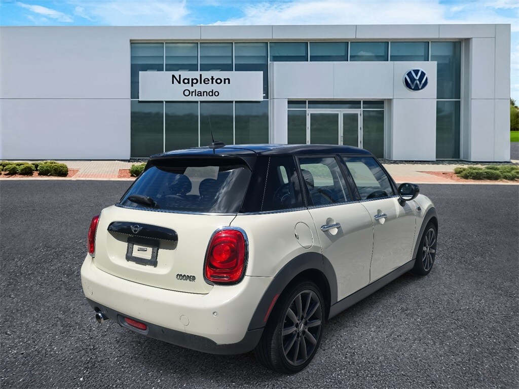 2020 Mini Cooper Oxford Edition photo 3
