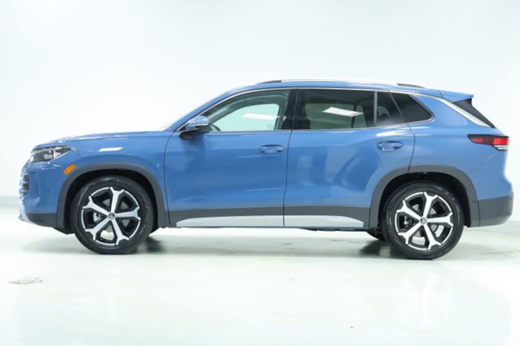 New 2026 Volkswagen Tiguan 2.0T SE SUV