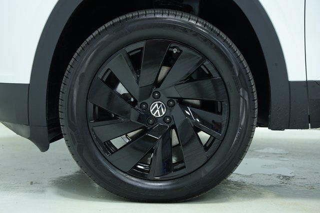 2026 Volkswagen Atlas SE w/Tech - Photo 8